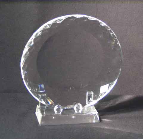 Image of a optical crystal round dish with base