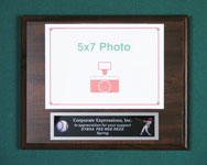 Image of a cherry finish 8 x 10 cove edge fiber board with a 5 x 7 photo 